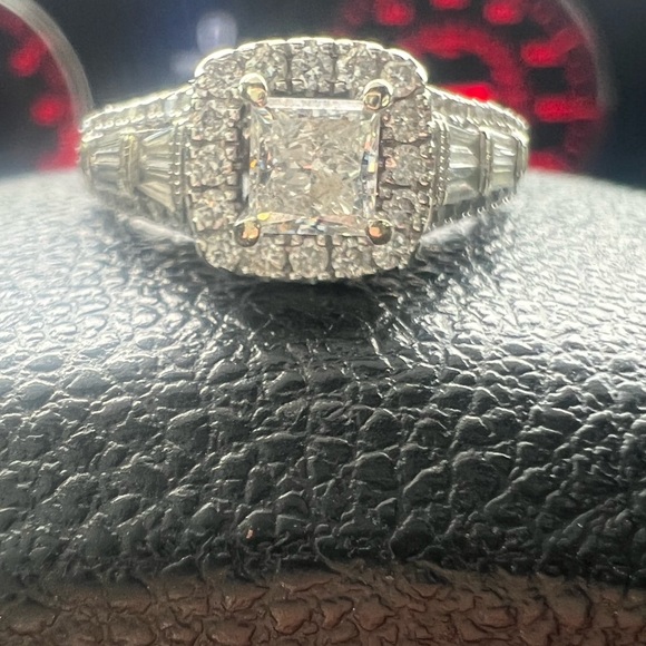 Neil lane engagement ring size 5.5 - Picture 5 of 5